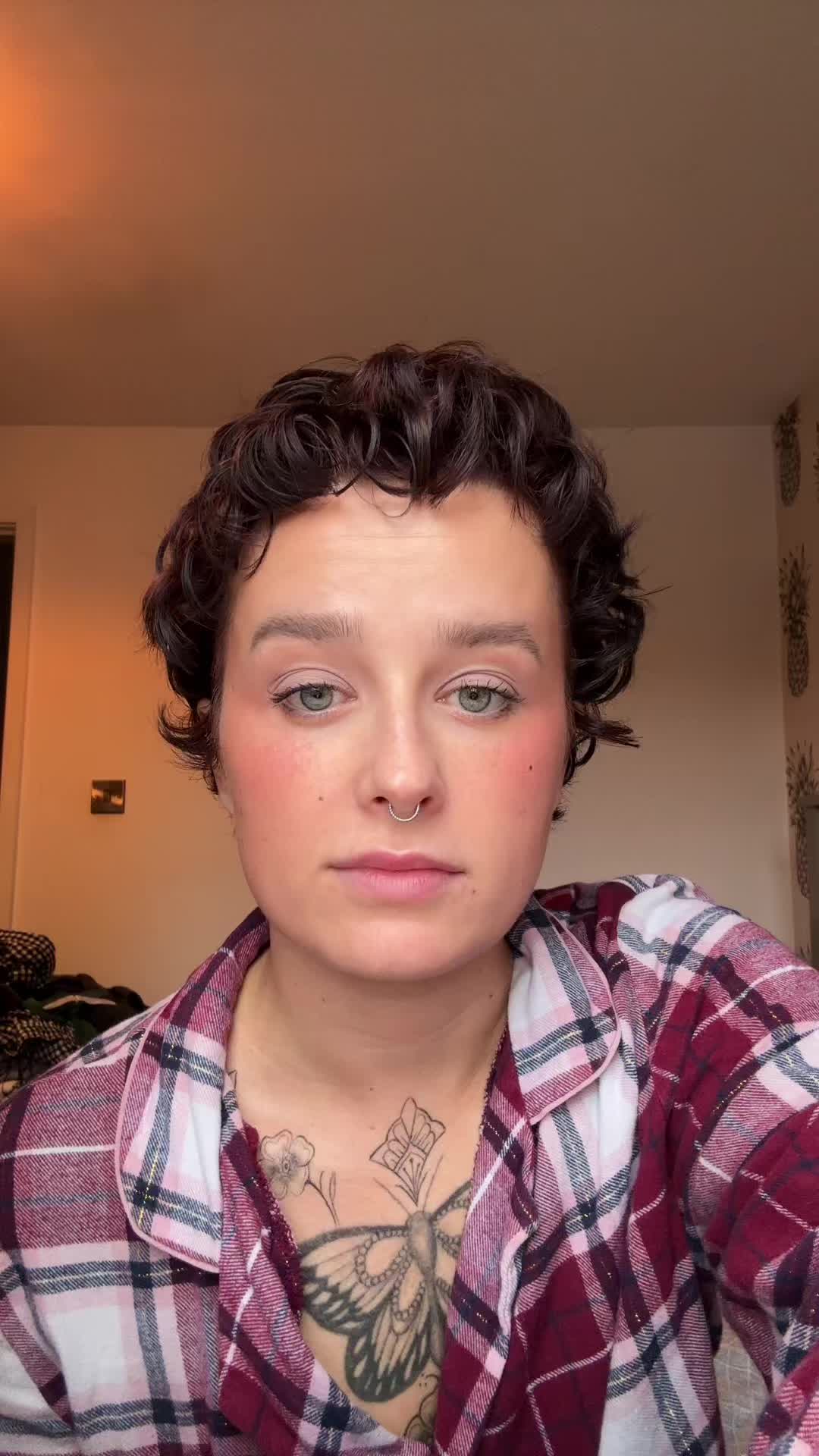 @Ella🖤