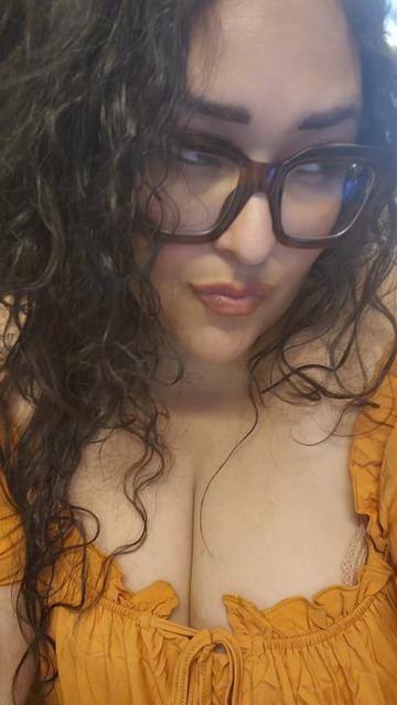 @👑HunnyBrat🍯