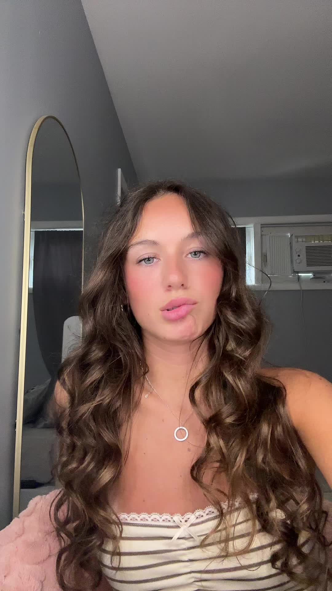 @🥂va