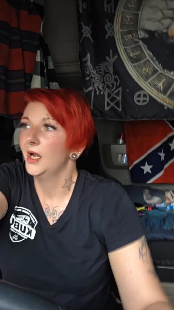 @Trucker Schildmaid Carina