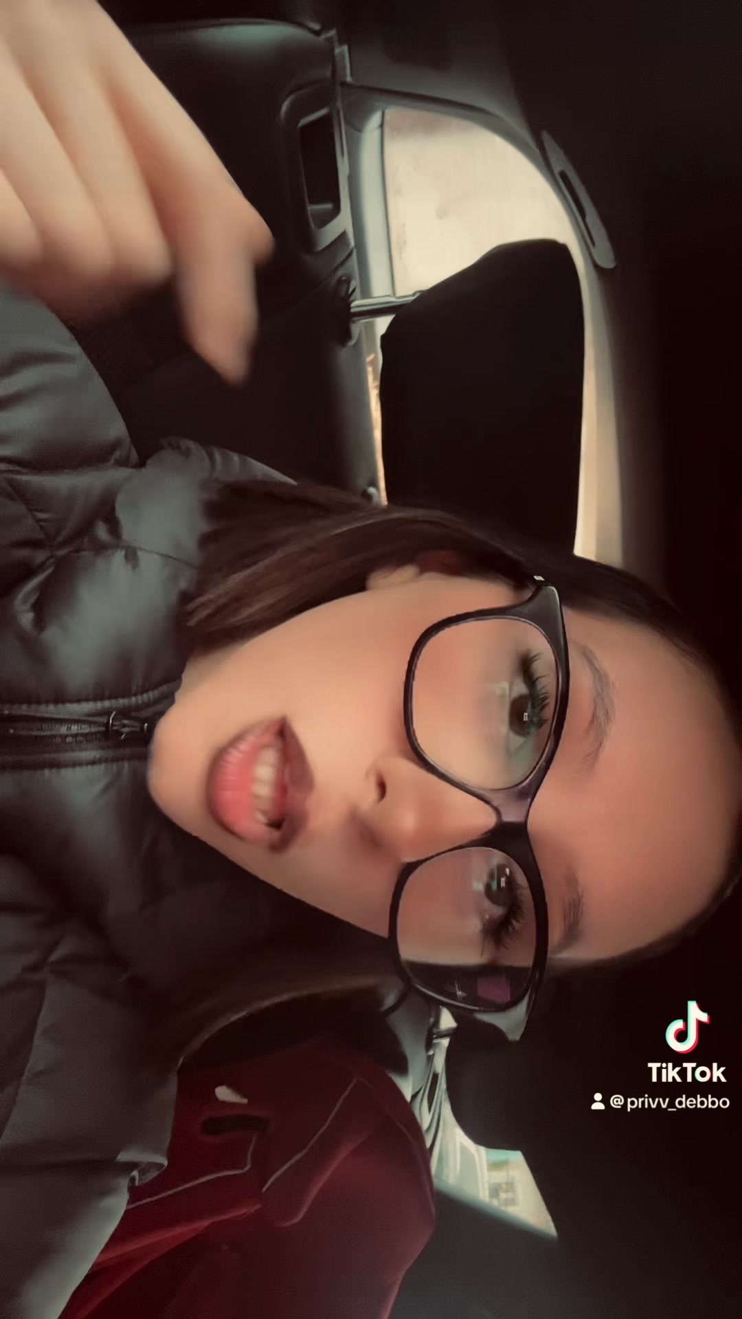 @privv_debb