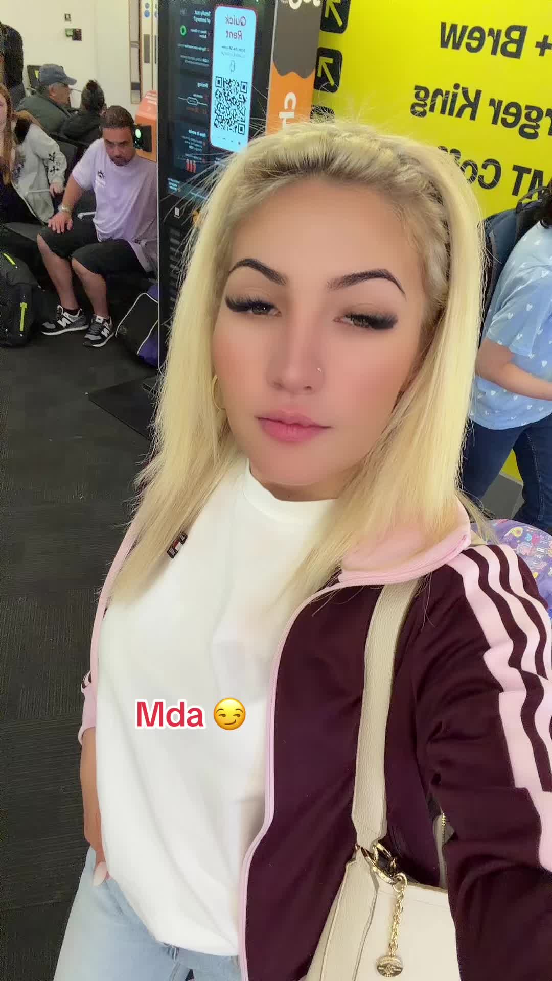 @Alexandra Nikolas Ianis