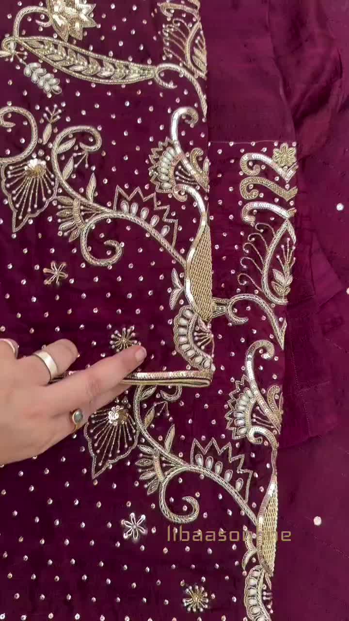 @ਲਿਬਾਸ by ਕੌਰ