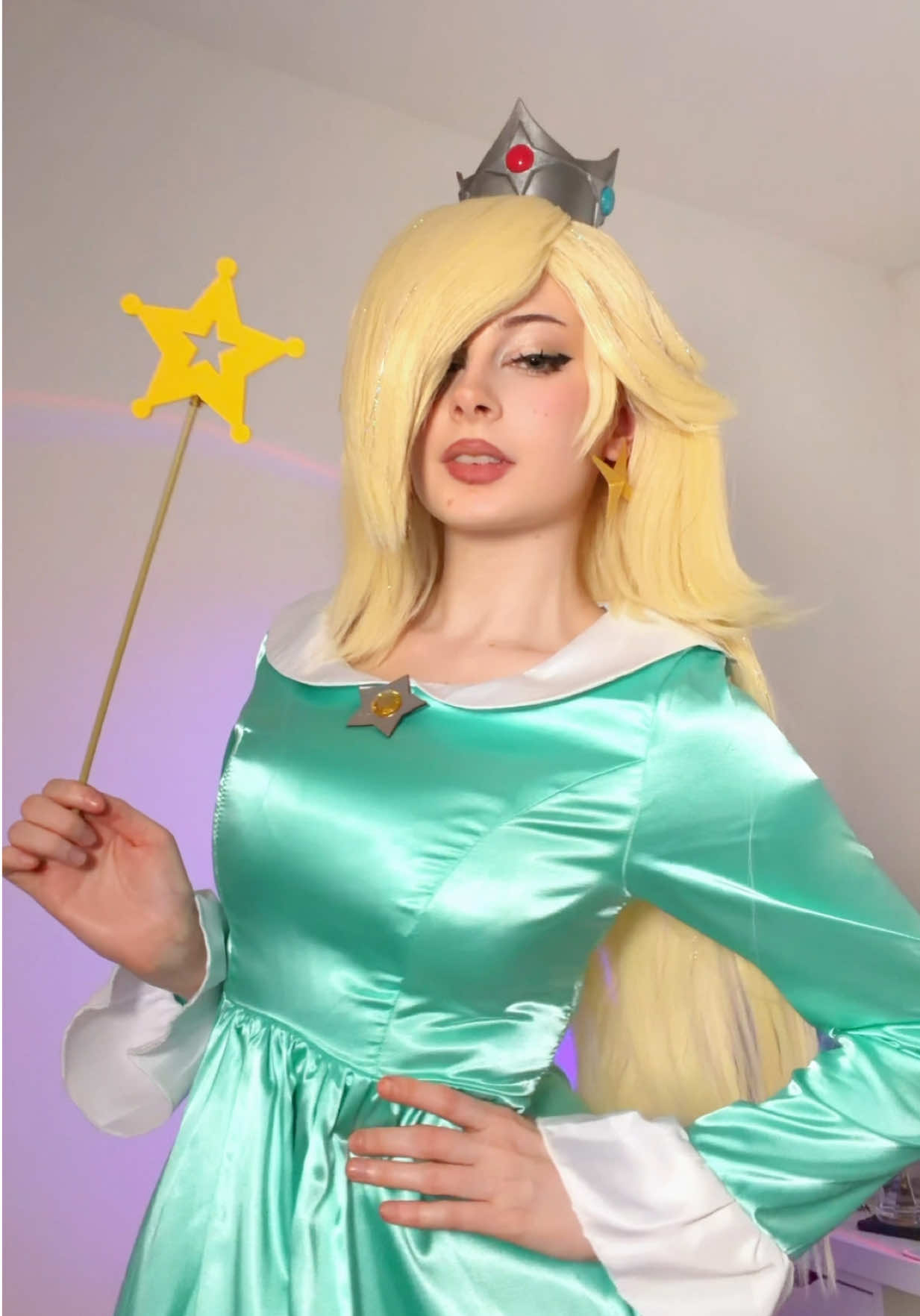 @Faebee