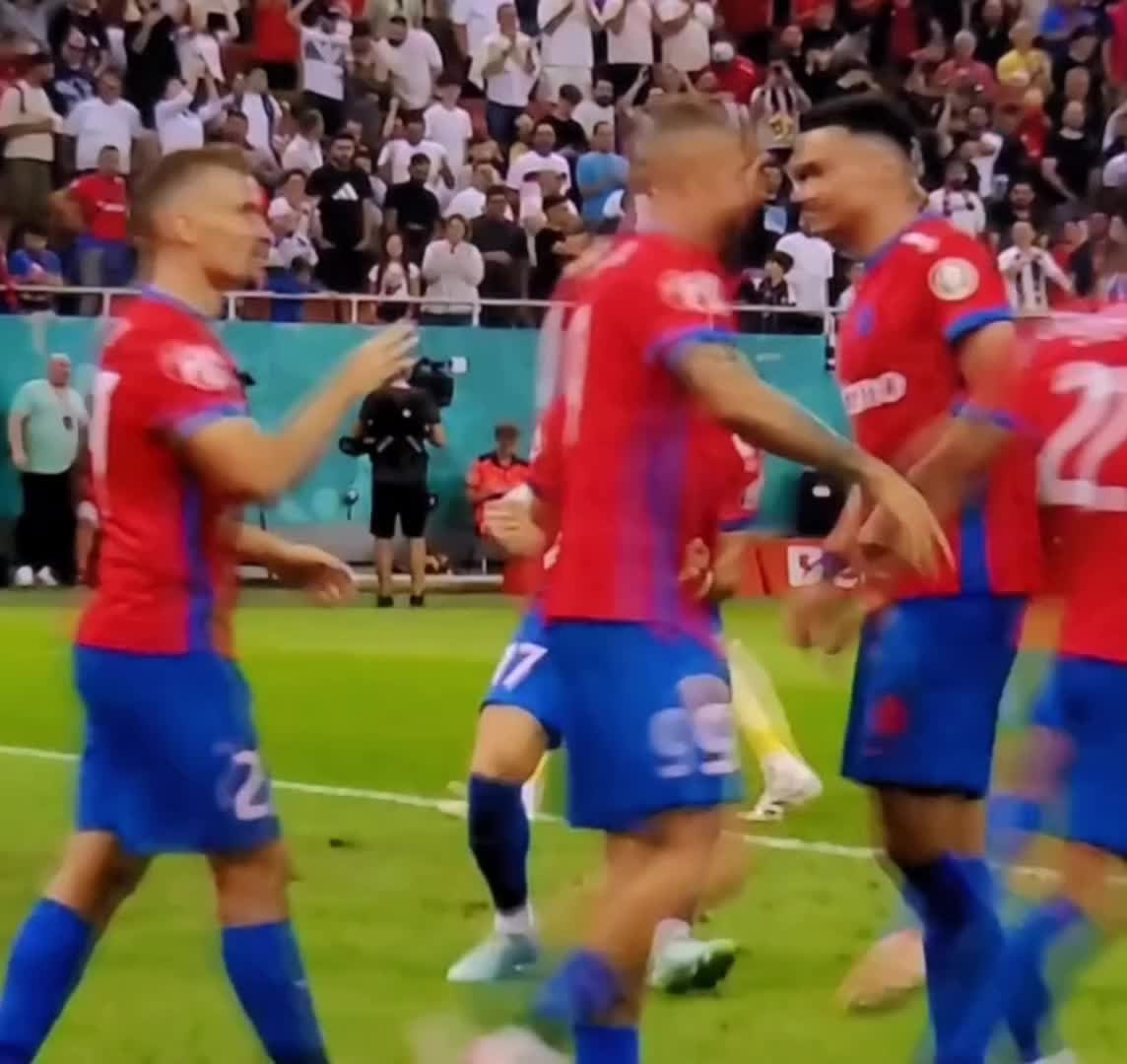 @IubireaRoșAlbastră