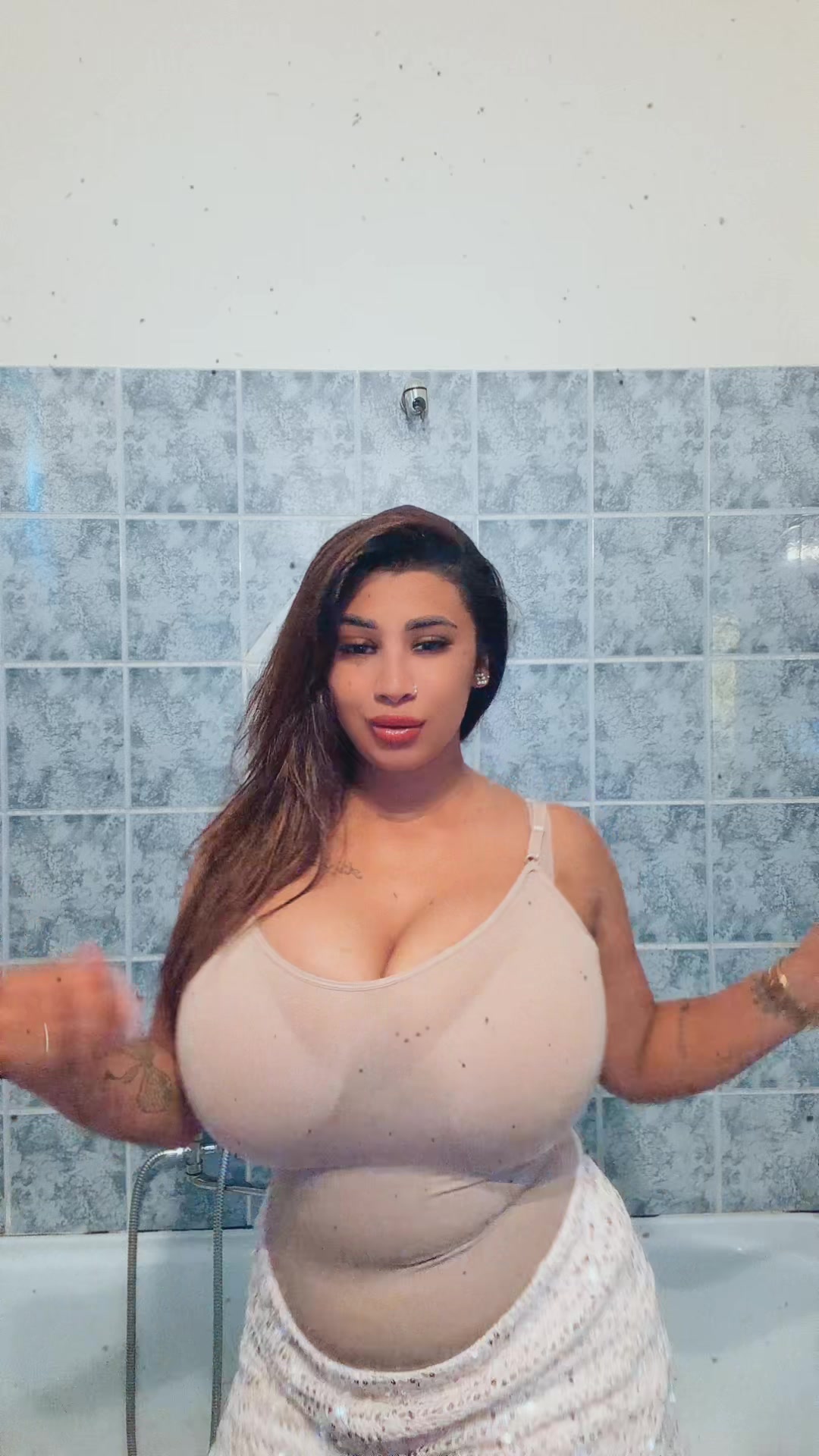@🦋✨Miss Amina🦋✨
