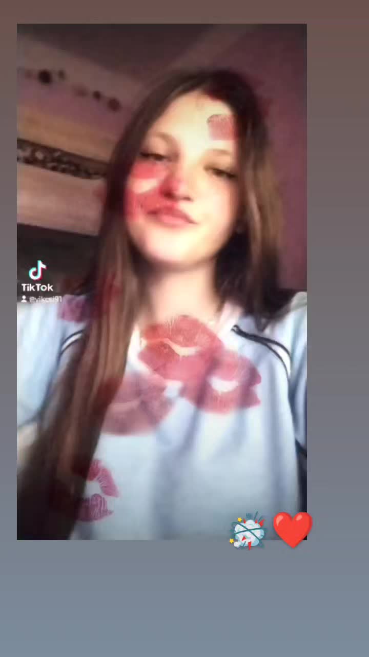 @Vikcsi🖤