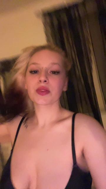 @Cloudz🧛🏻♀️