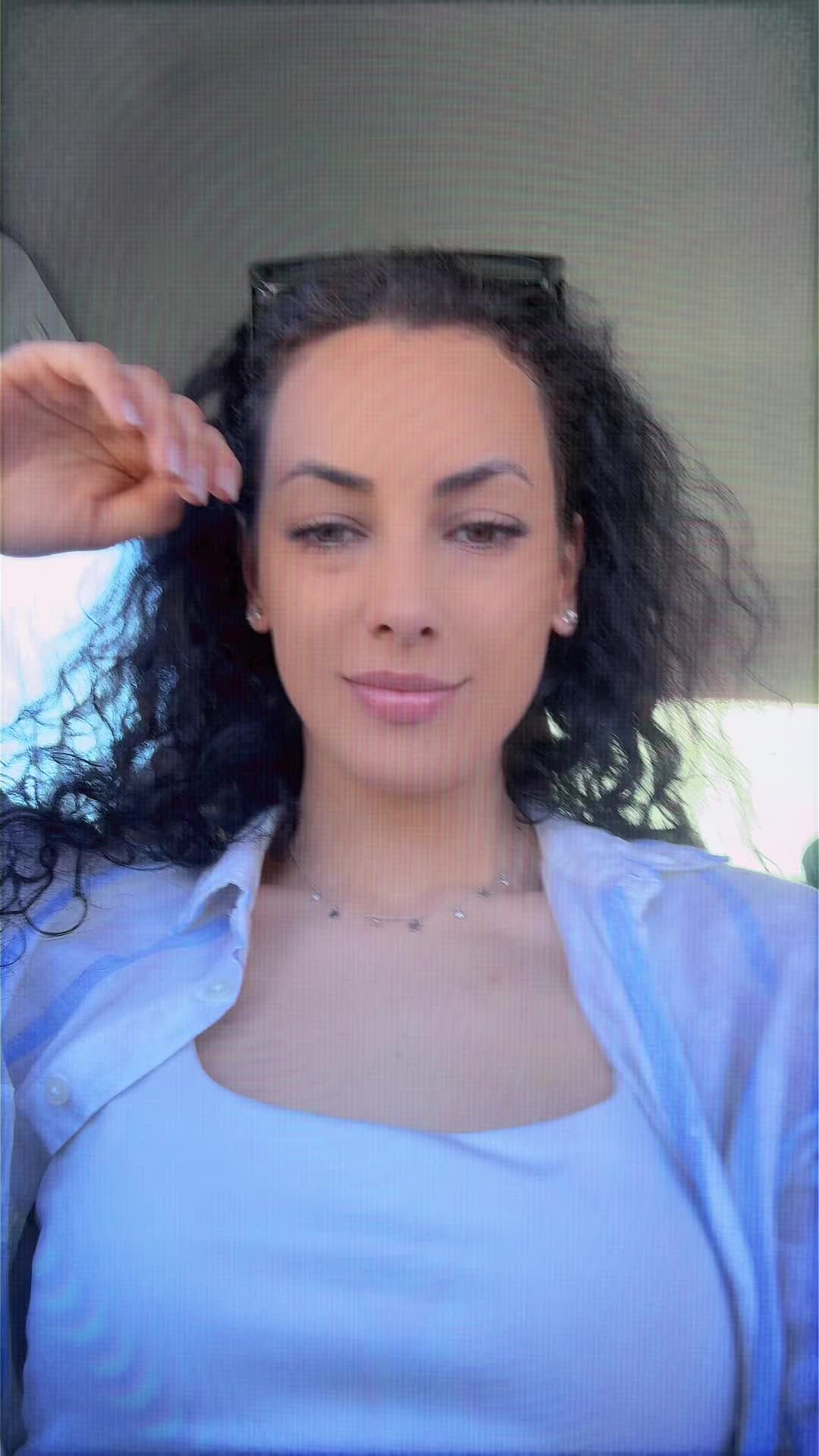 @Creațaa💙👩🏽🦱