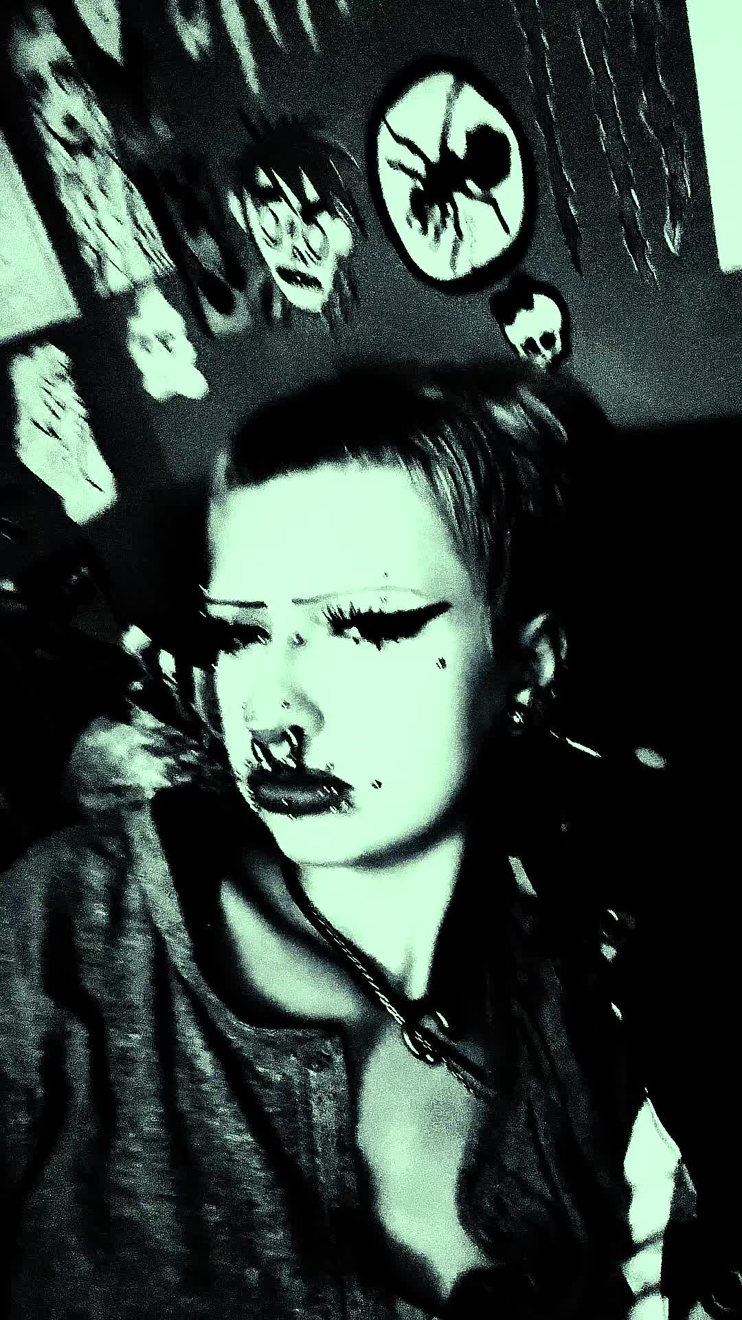 @☢︎
