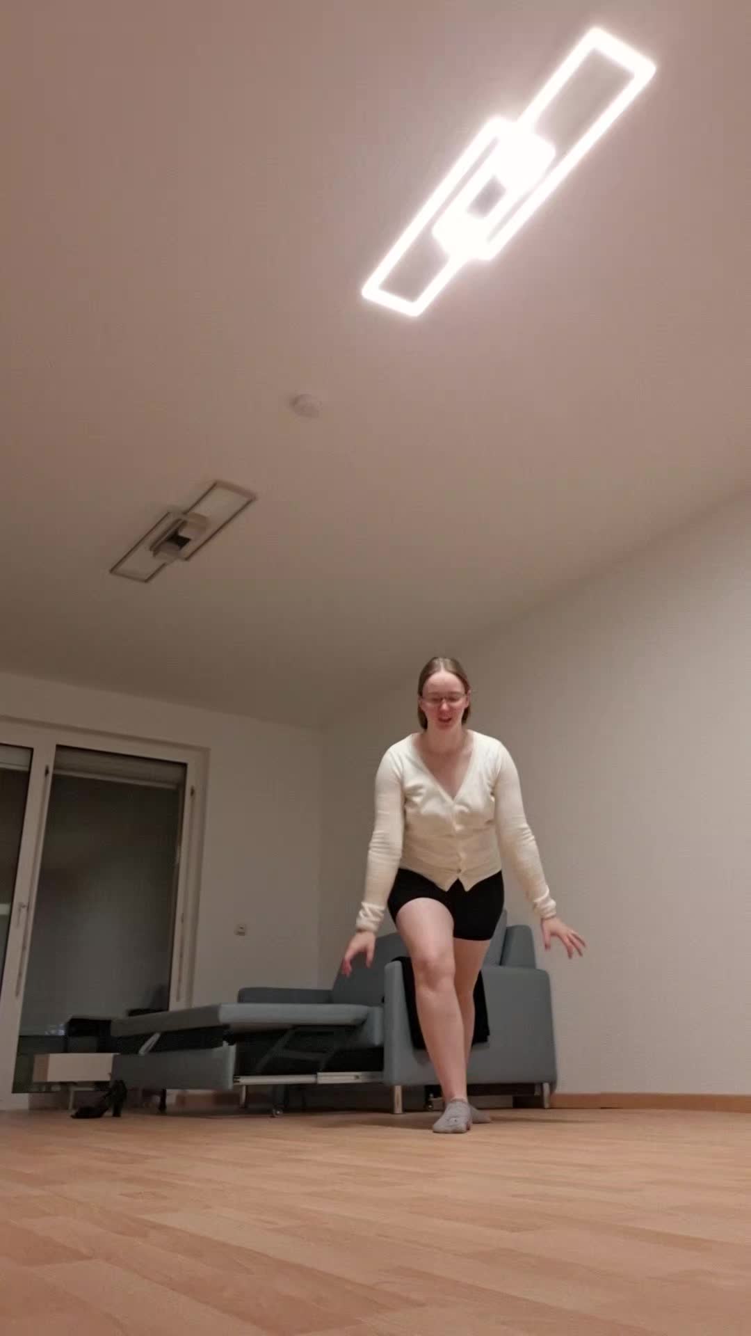 @a_flo_dance