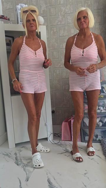 @Cheeky twins