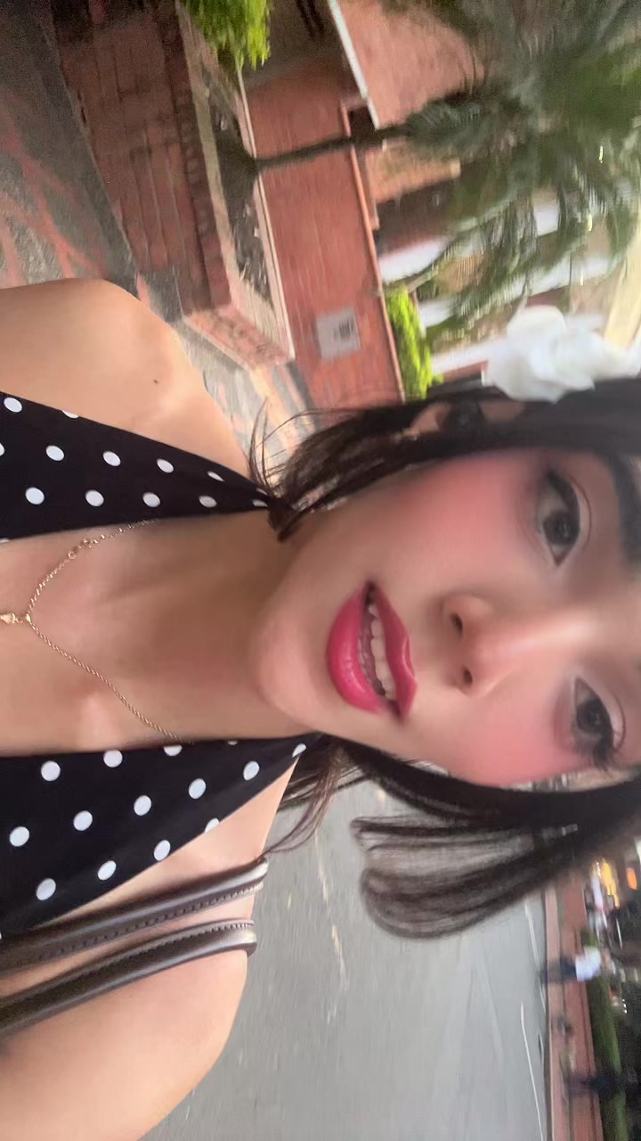 @onasis_anna