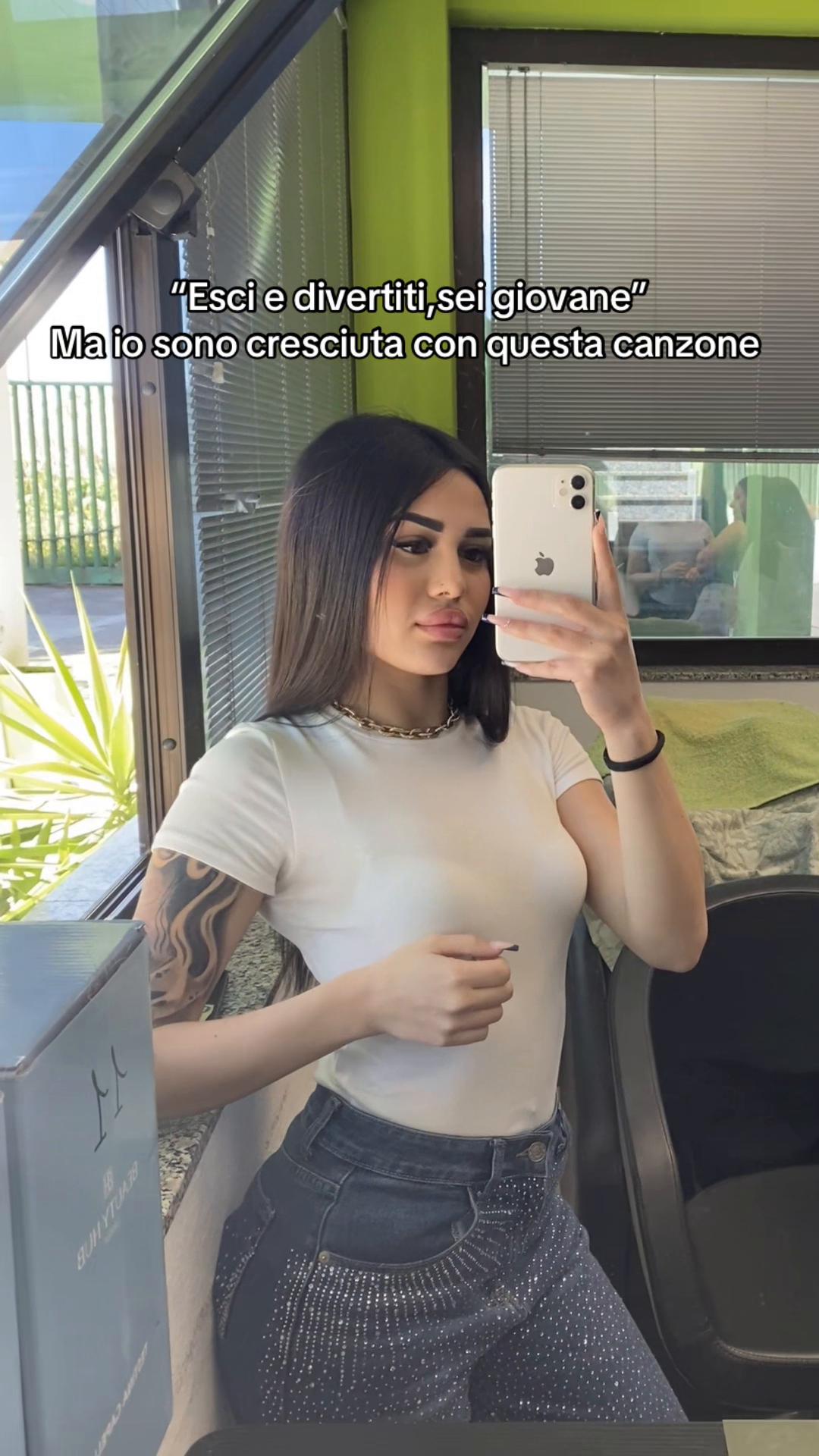 @🫦