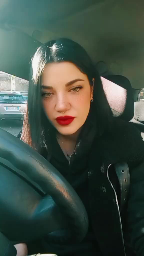 @👑NemiQueen👑