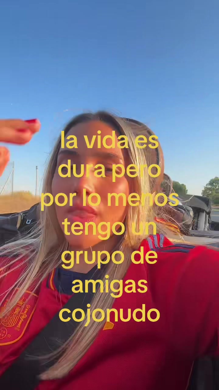 @Aitana