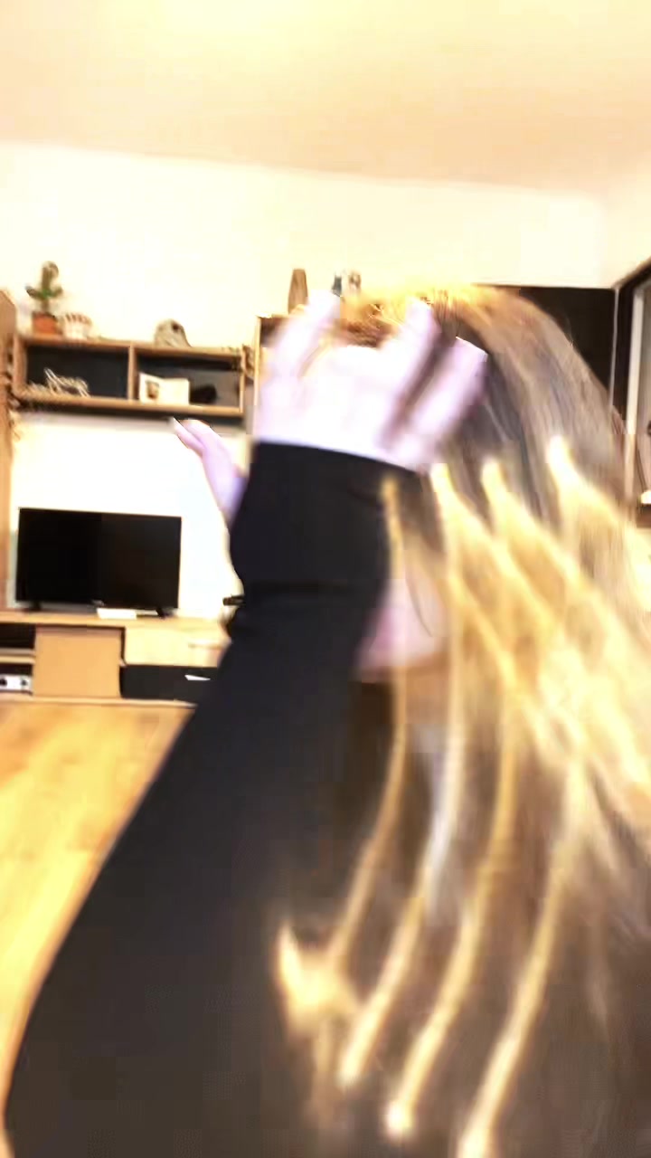 @larisagerox