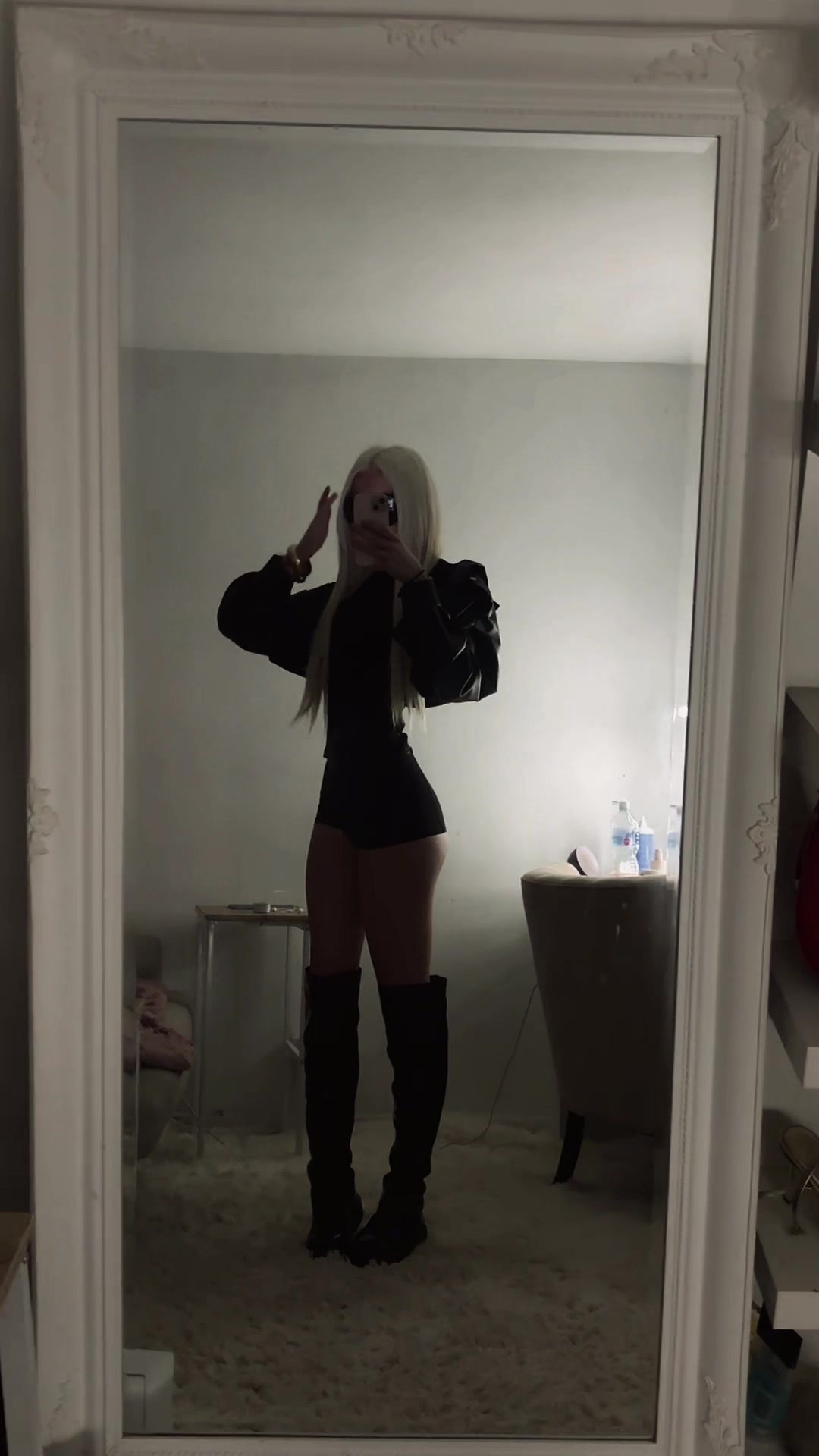@⃟