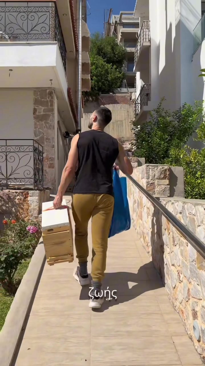 @&Omicron;&rho;&epsilon;&iota;&nu;ή &Mu;έ&lambda;&iota;&sigma;&sigma;&alpha;
