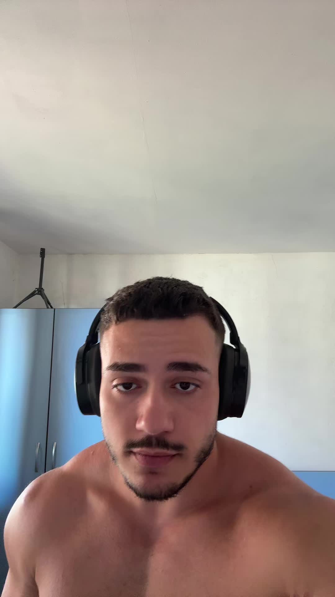 @vik3vik2