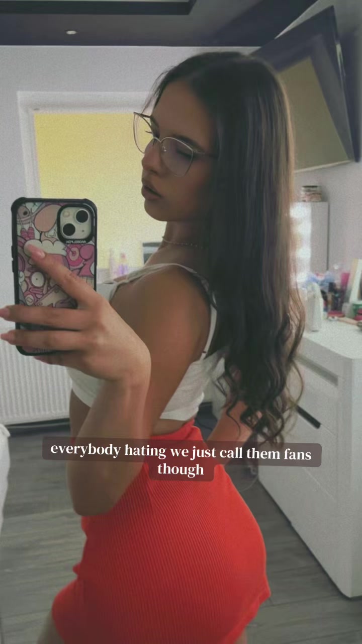 @𝓟𝓸𝓵𝓲𝓷𝓪