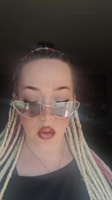 @𝐿𝑜𝓊𝒶𝓃𝑒 𝒞𝒽𝒶𝓃𝑒𝓁