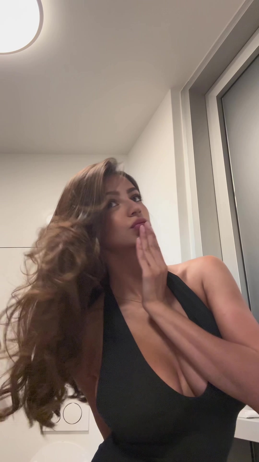 @Layna