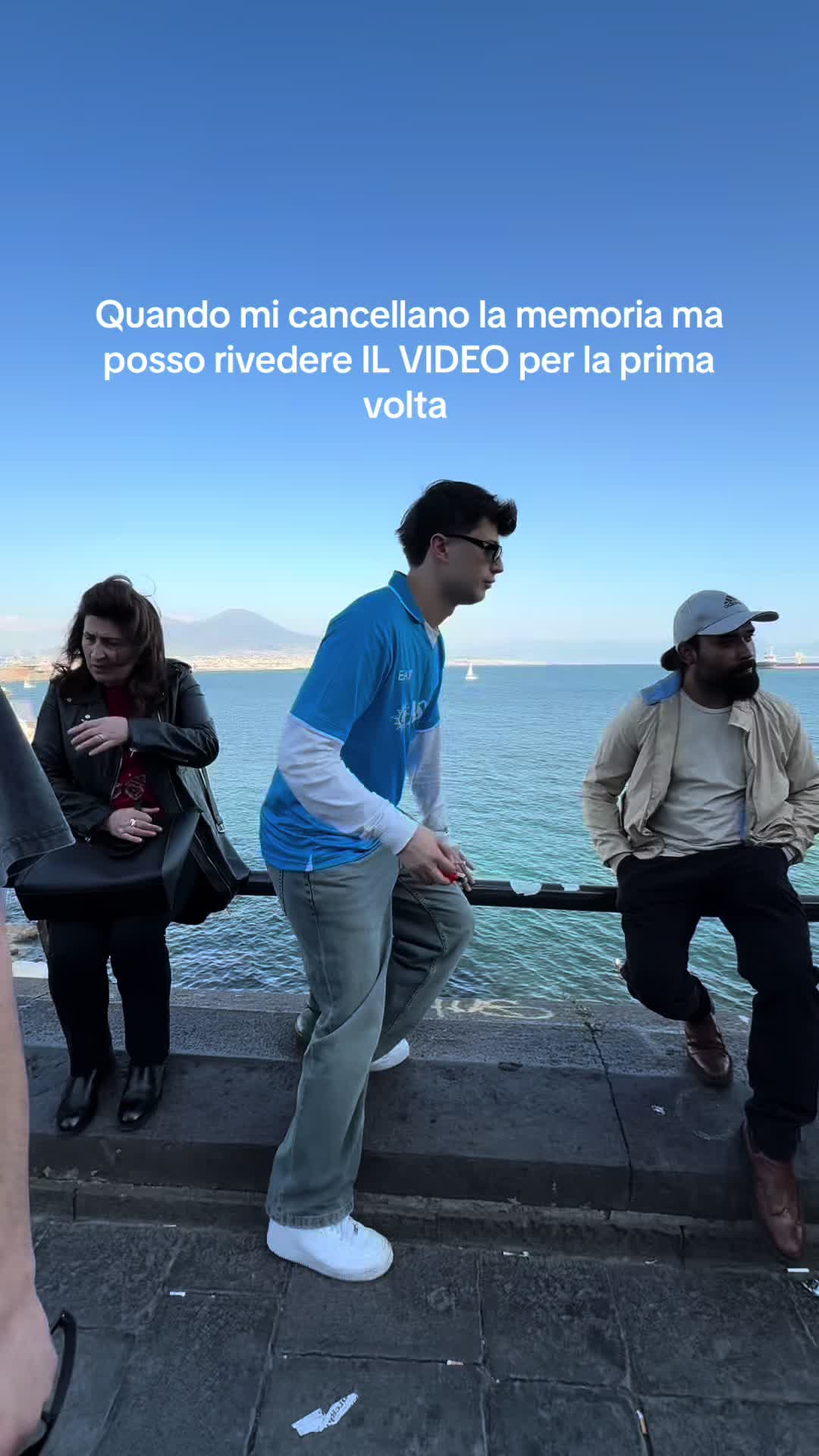 @AleCossari_