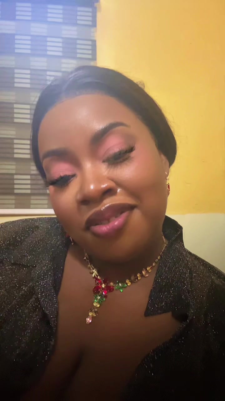 @curvygift_