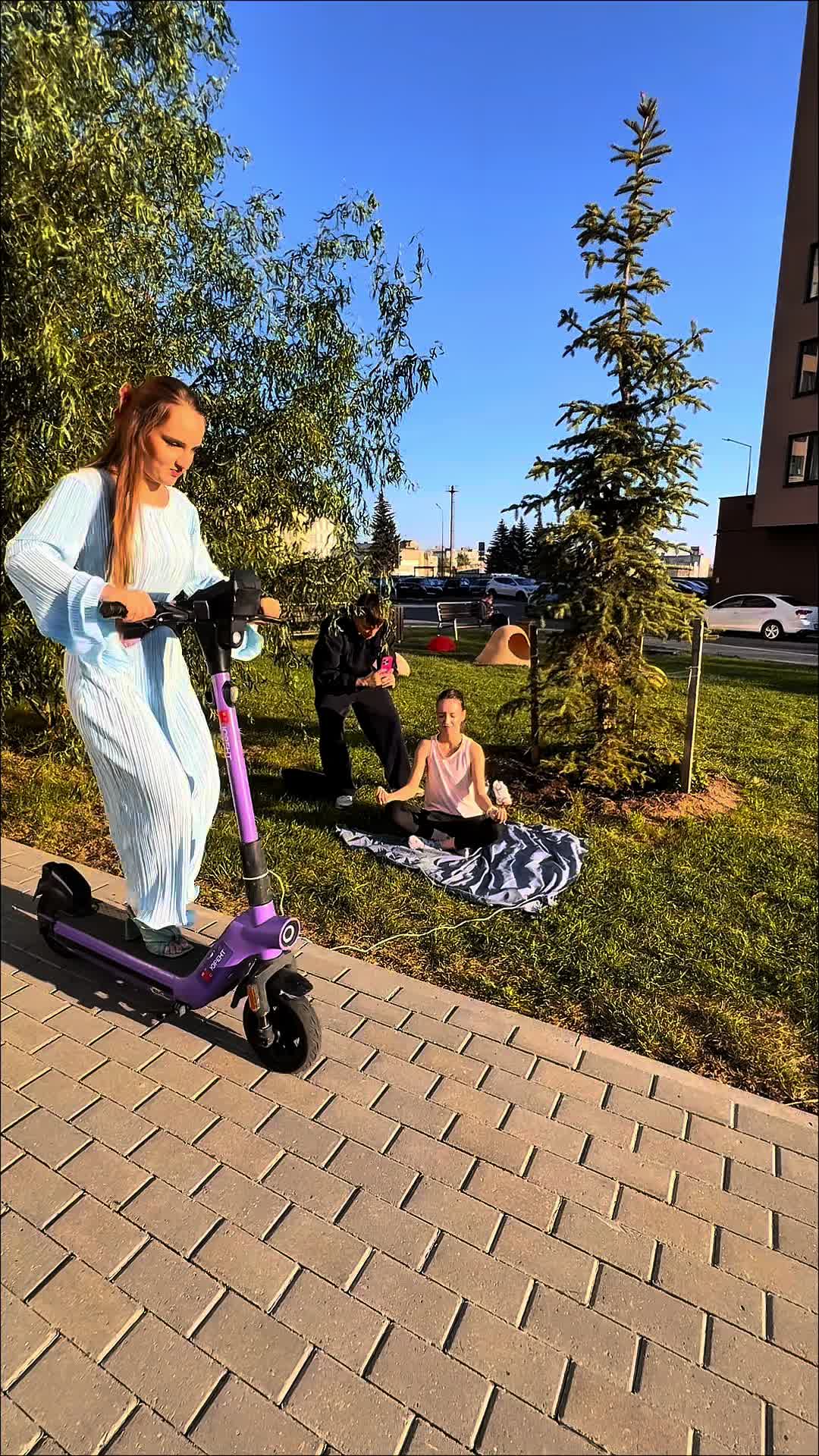@Lena Pozhar