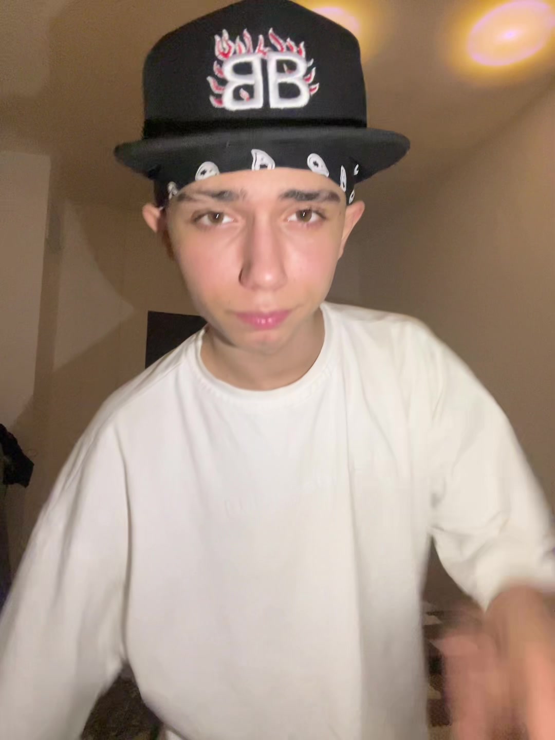 @𝘁𝗵𝗲𝗺𝗮𝗵𝗱𝗶