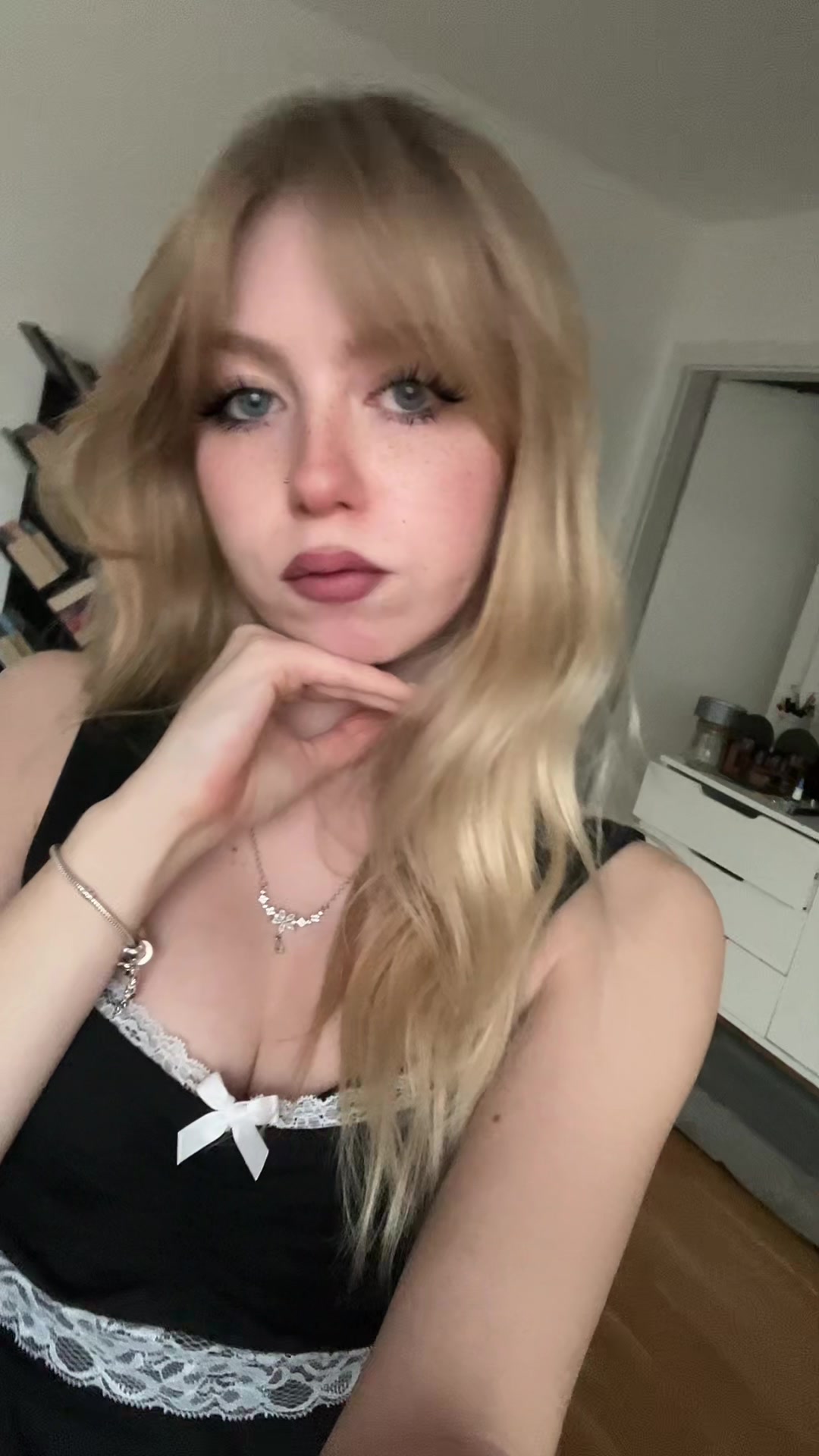 @kikisnowhite:)
