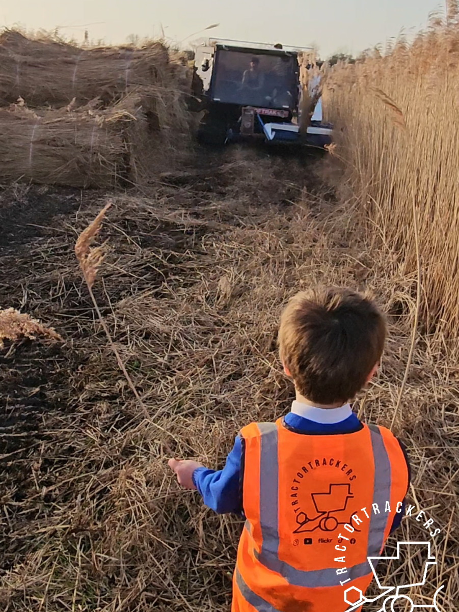 @tractortrackers
