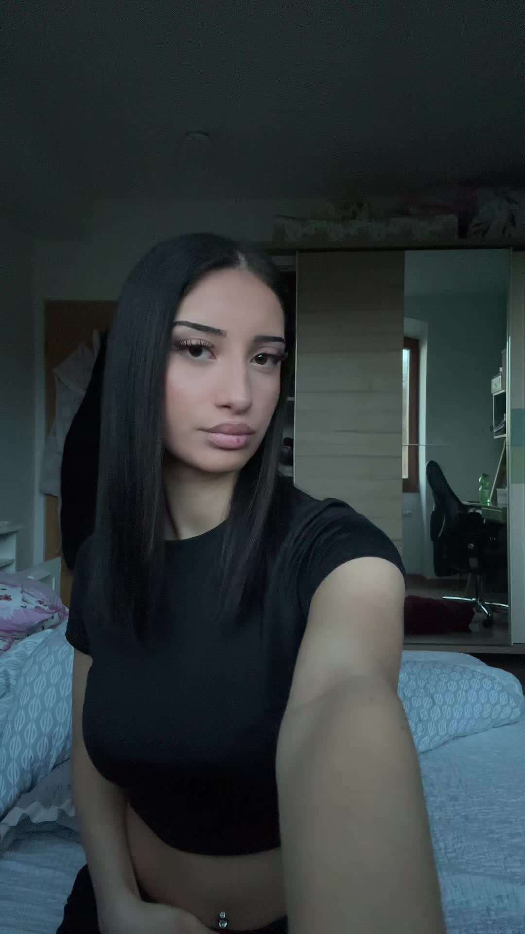 @𝔇