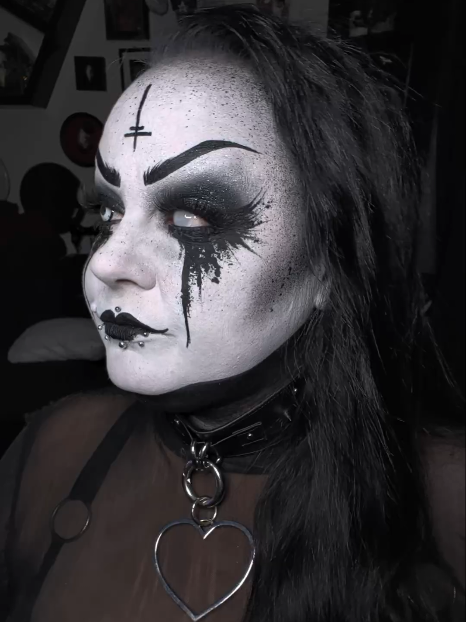 @Michaela_Shadow