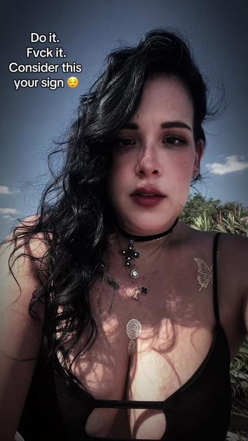 @🕯️🥀🩸Lini Islay 🖤🦇🔪
