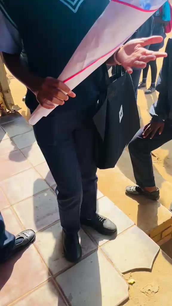 @Rasikhanya Rolivhuwa