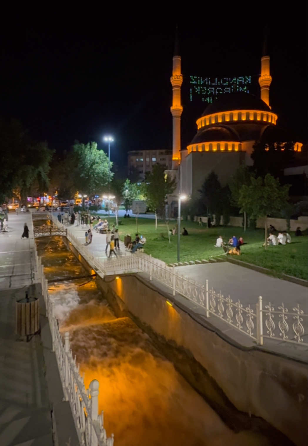 @GEZİYOM