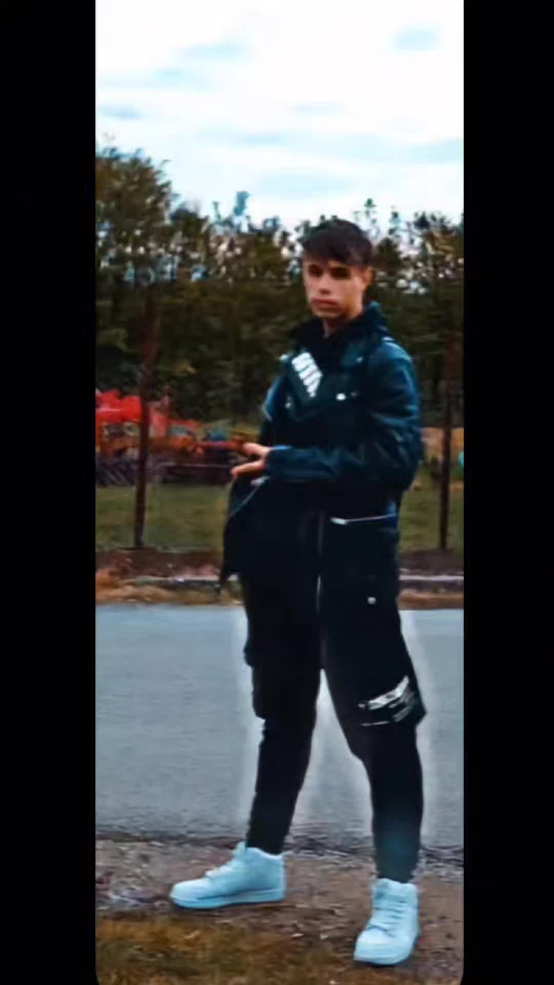 @Kriszti&aacute;n😊👋