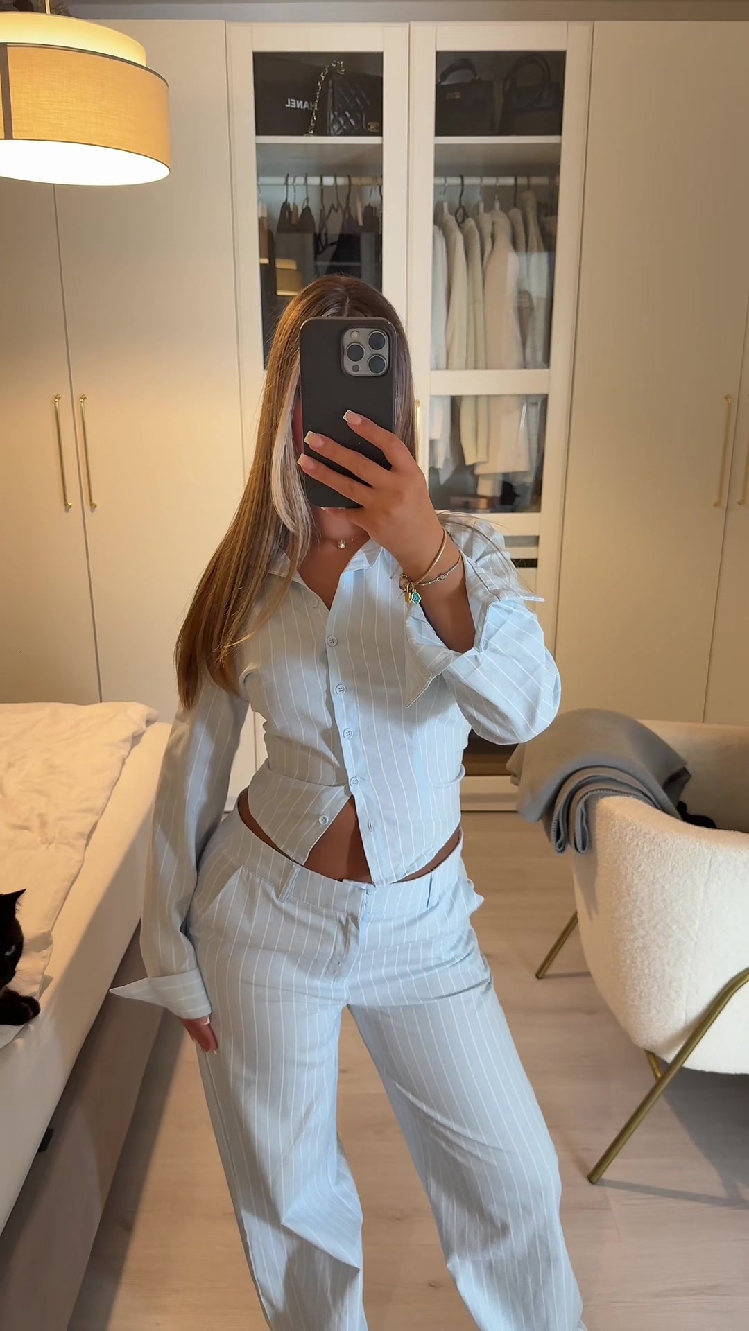 @𝐄𝐊
