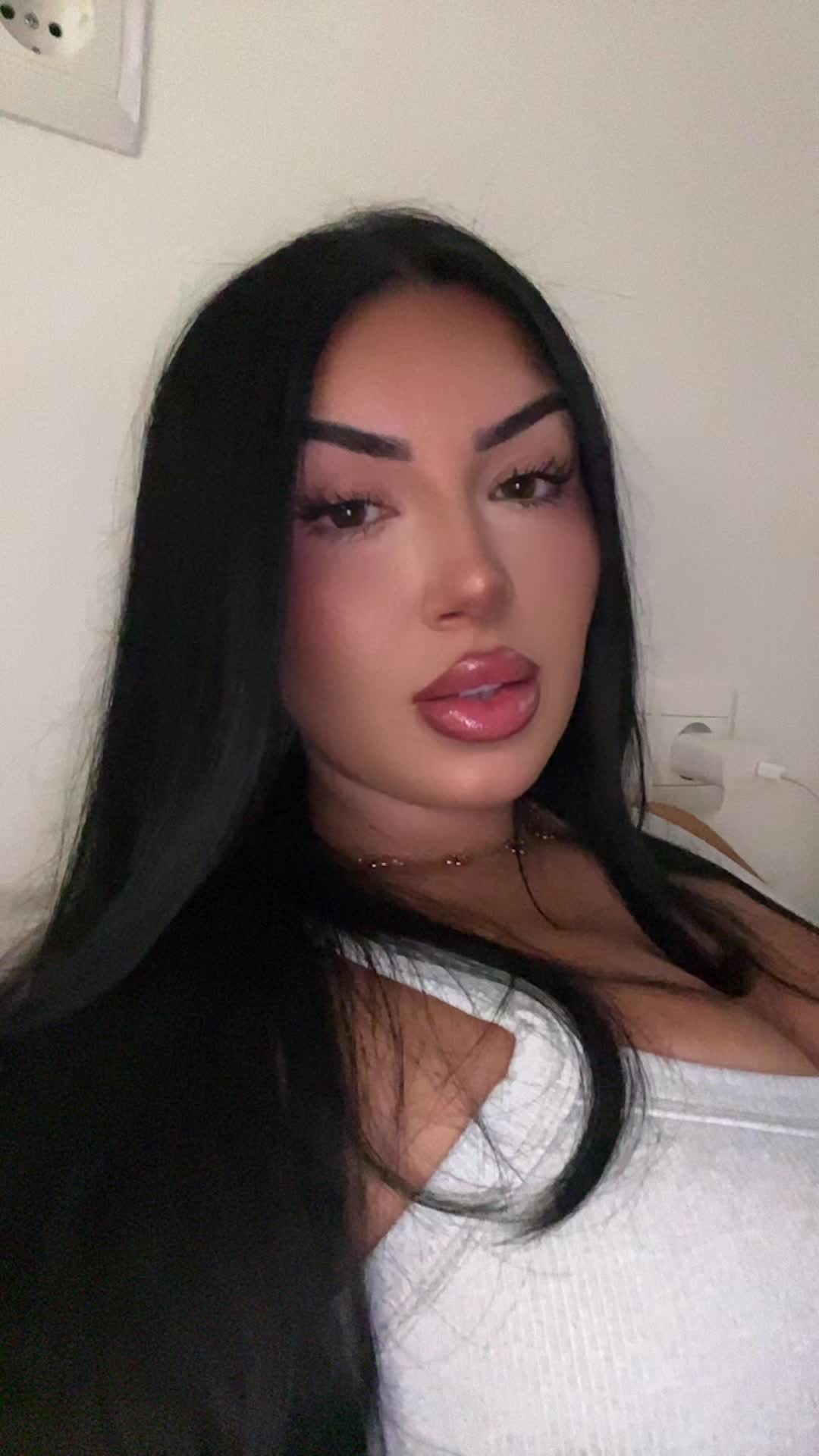@sheilatrs