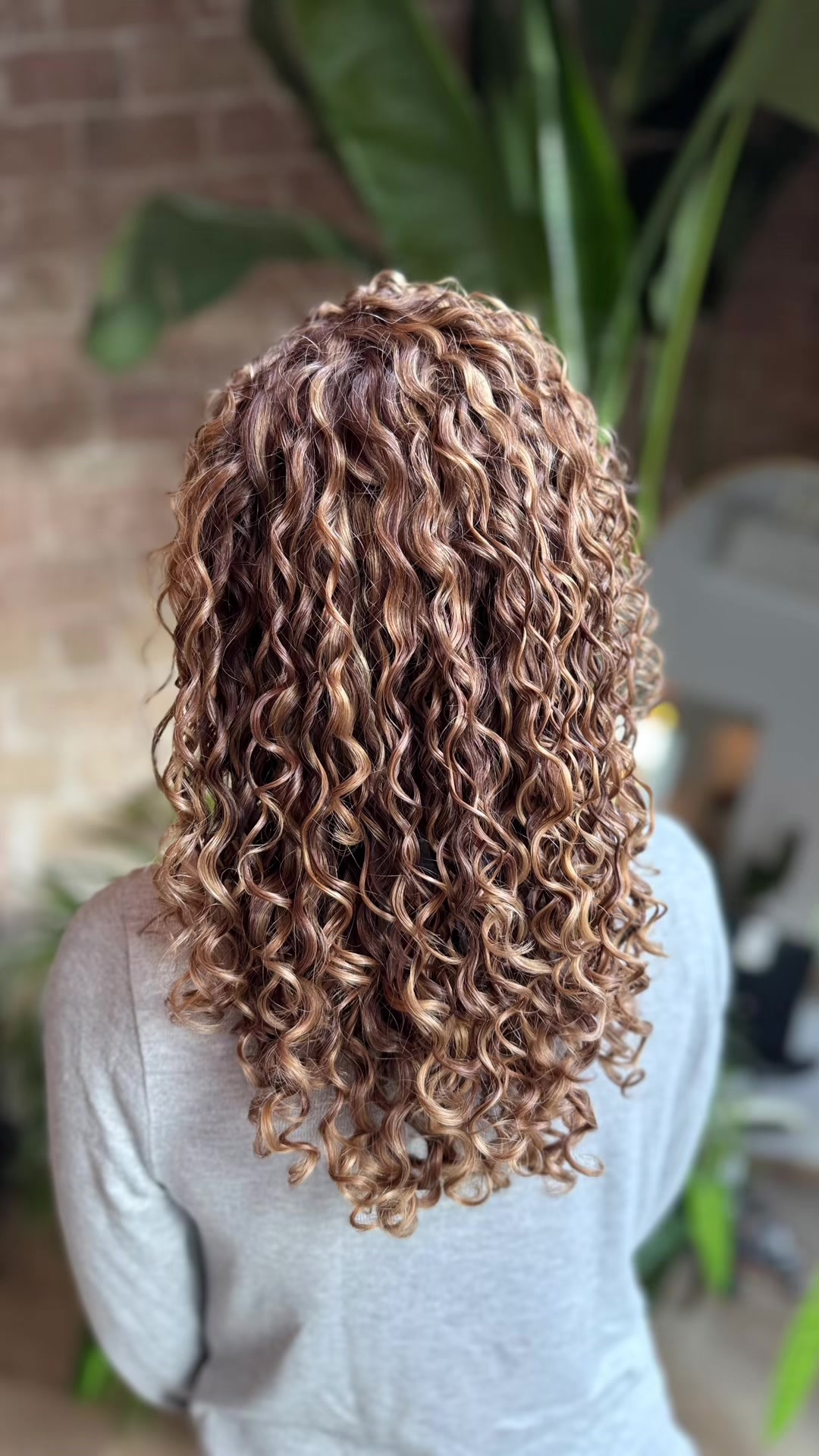 @Nika Curly
