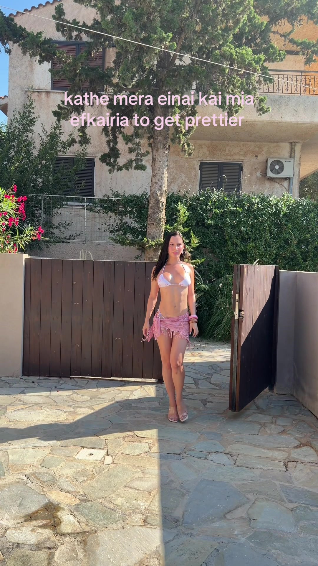 @konnieex