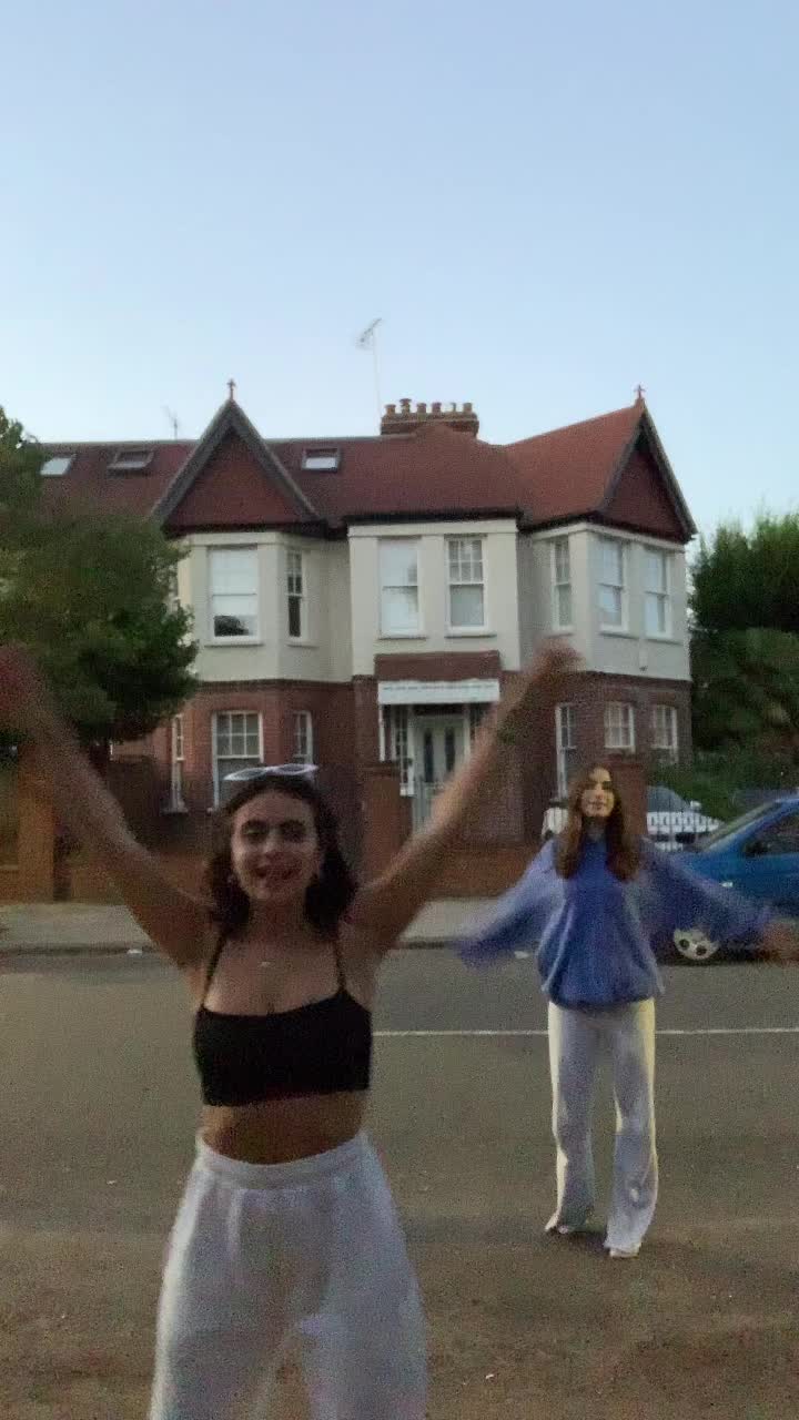 @ellaraingold