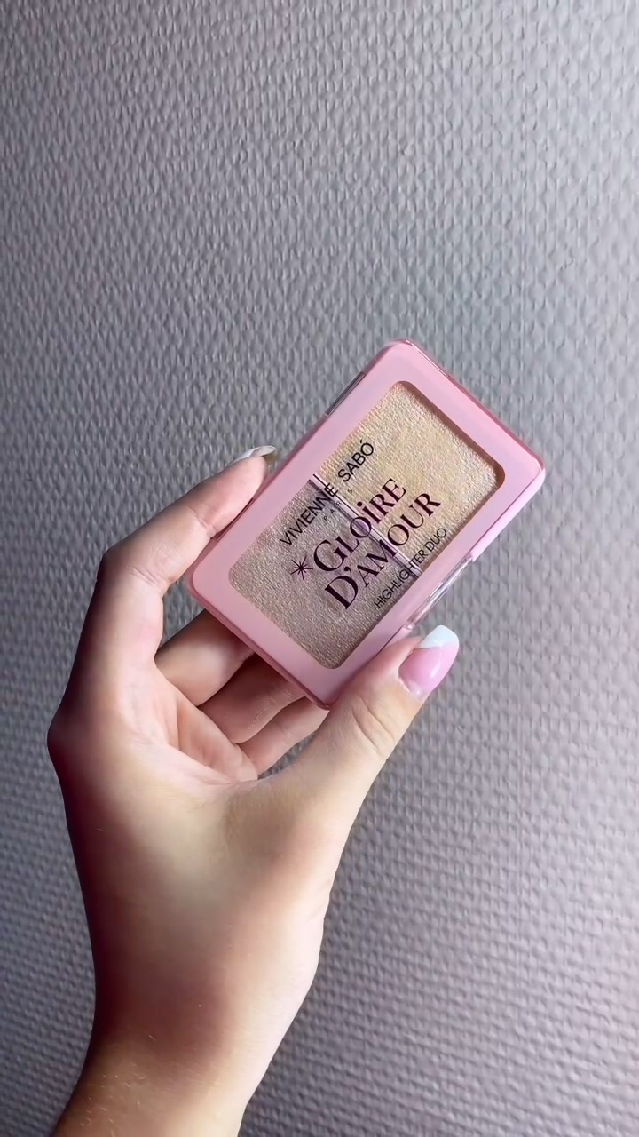 @Alena Pahomova🦋