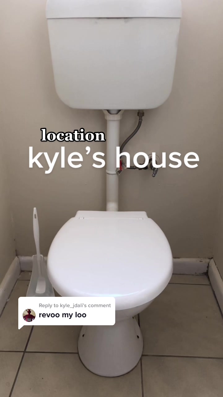 @zac&rsquo;s loo revoo