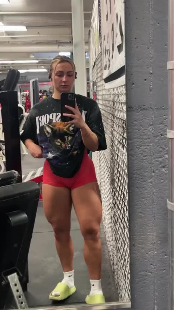 @Girls with Muscle