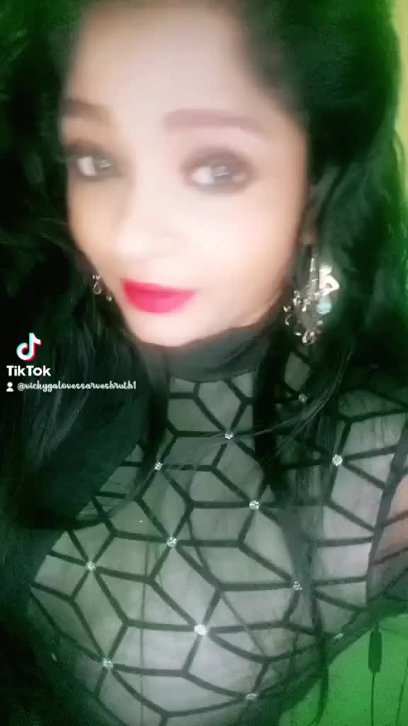 @VickyGal