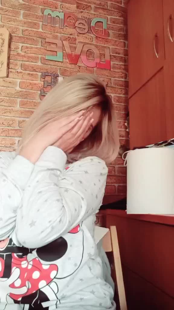 @Denisa den
