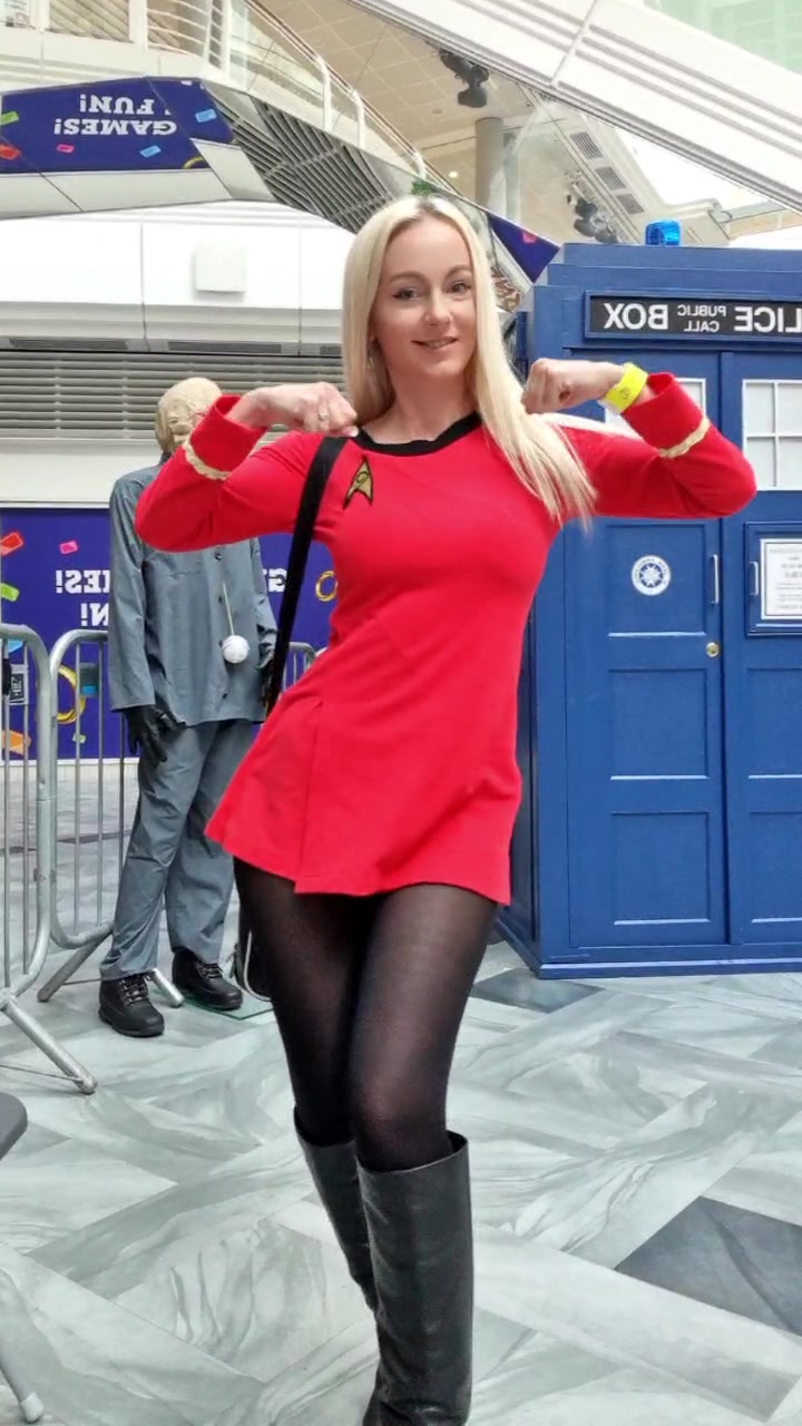 @ItsChloeHill🖖